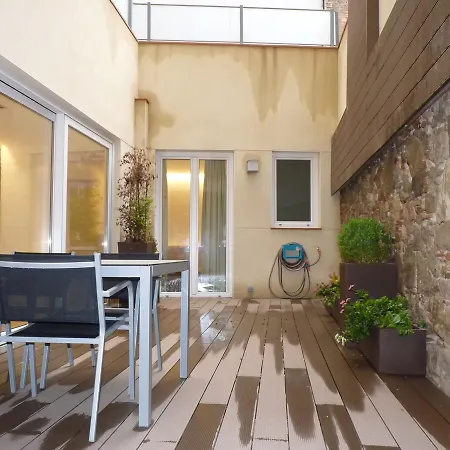 Poble Sec Apartman *