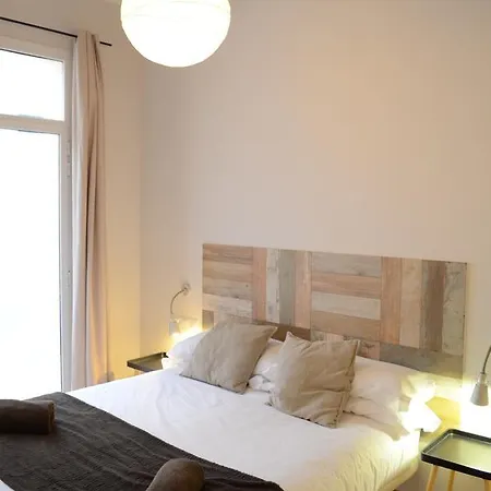 Poble Sec Apartamento *